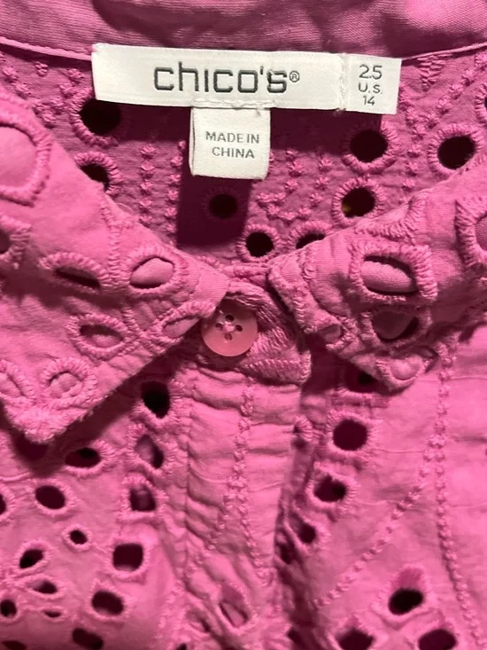 33. WOMENS CHICO’S 2.5/L DETAIL TOP - Picture 4 of 7